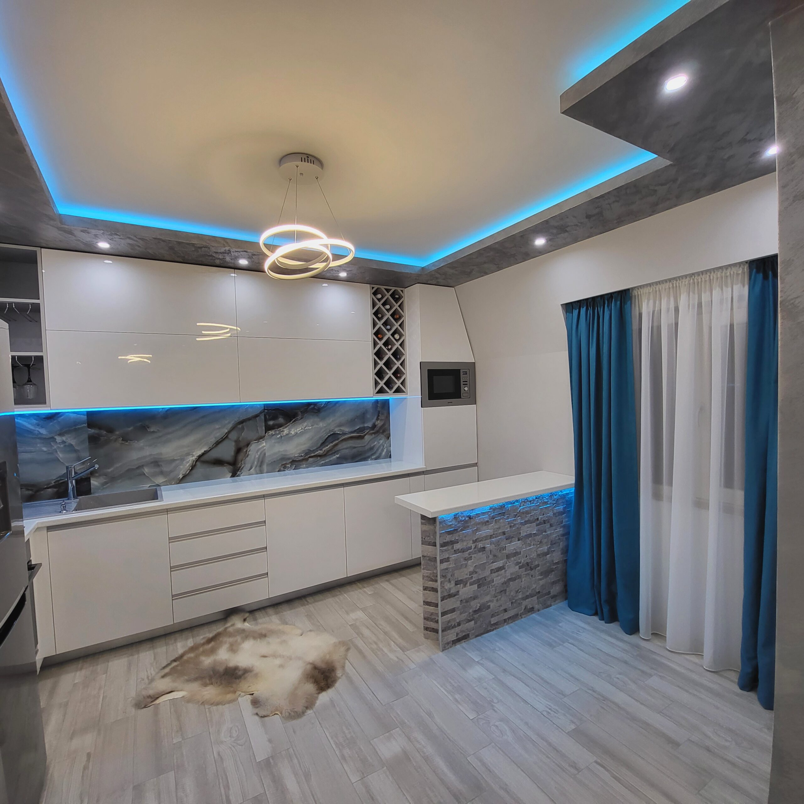 Осветление за кухня с LED ленти 4 20221030 195728 scaled